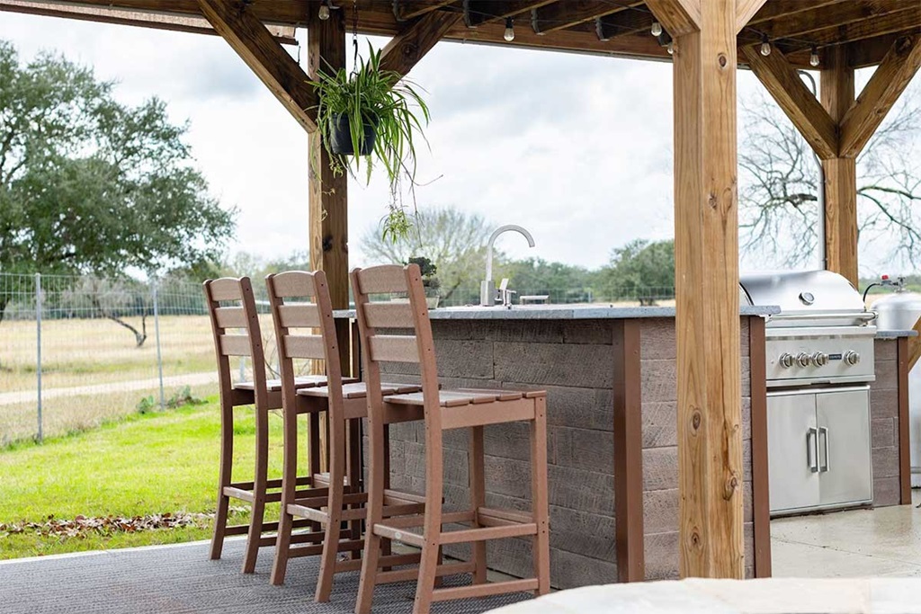 Choosing Comfortable Outdoor Bar Stools