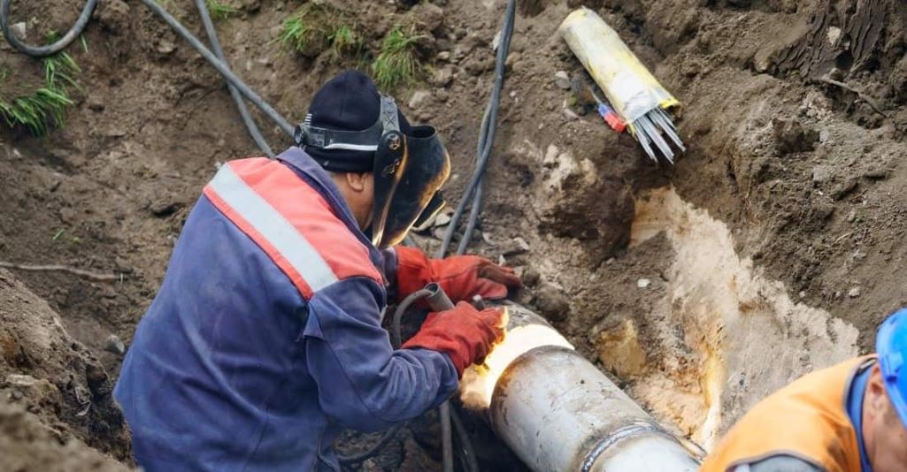 Can underground leaks be detected without digging? 